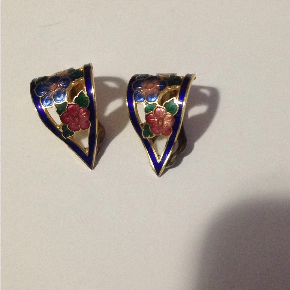 Floral with butterfly gold clip on earrings.